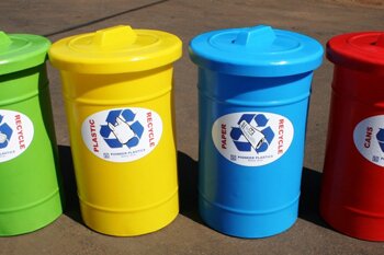 round plastic recycle bin