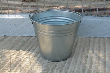 16 litre metal bucket