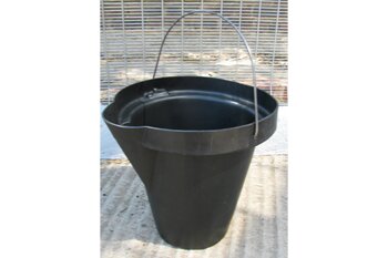 plastic strong bucket 30 litre spout