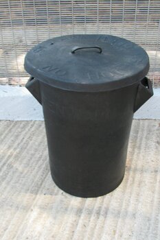 rubber dustbin black with lid 85 litre